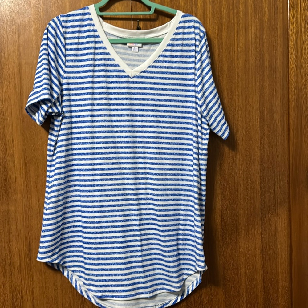 LuLaRoe Christy v-neck